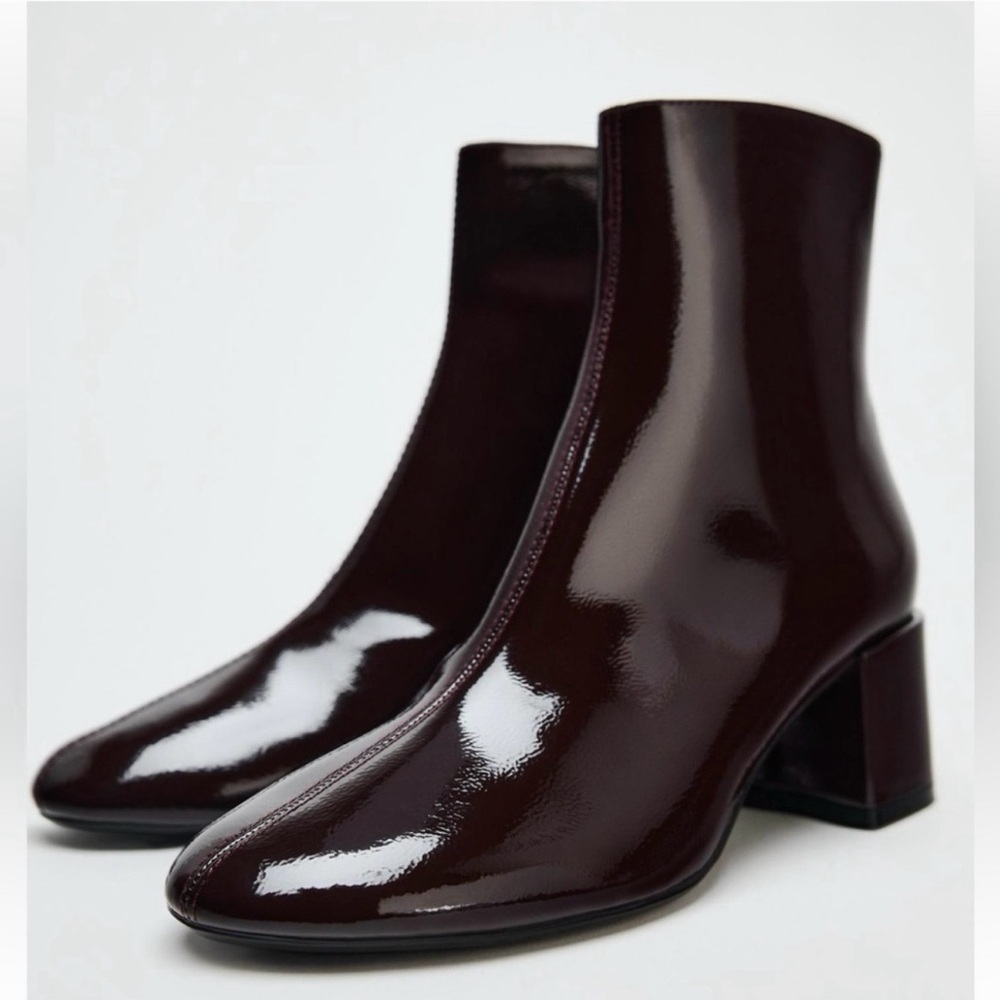 Zara FAUX PATENT LEATHER ROUND TOE ANKLE BOOTS